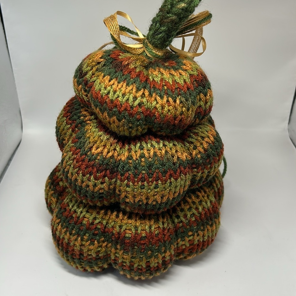 Handmade Multicolor Knit Pumpkin stack - Picture 7 of 10